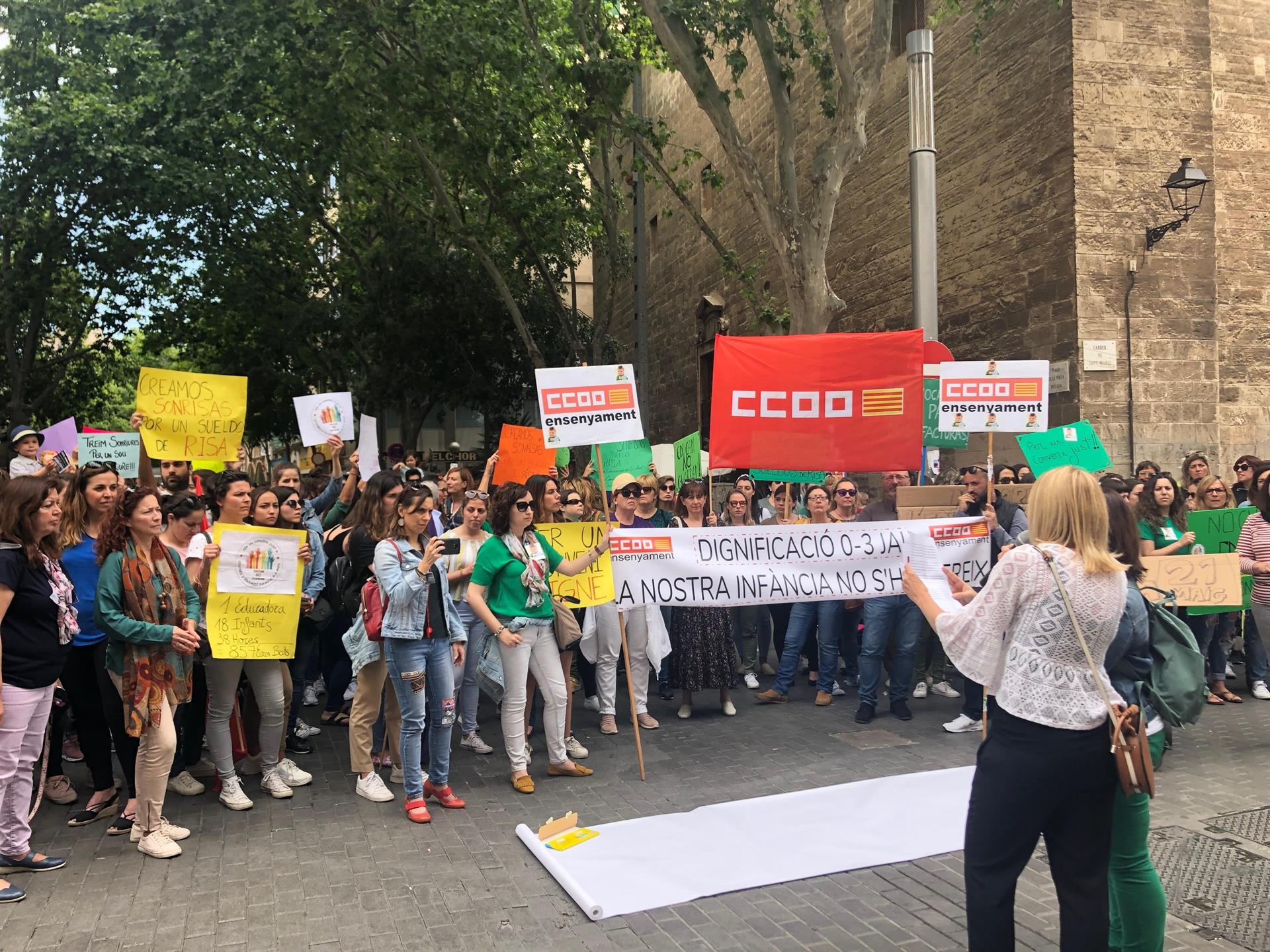 Las trabajadoras de las 'escoletes' de Palma inician una huelga indefinida por diferencias salariales de hasta 750€ Las trabajadoras de las 'escoletes' de Palma inician una huelga indefinida por diferencias salariales de hasta 750€
