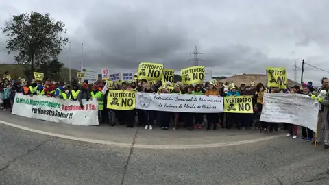 Vecinos de Villalbilla y Alcalá piden el cierre del vertedero Convocan la Federación Comarcal de Asociaciones de Vecinos y No Macrovertedero
