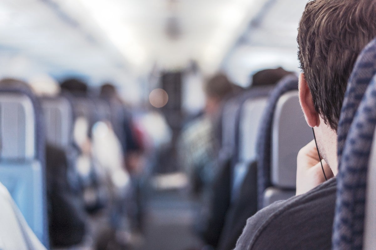 Mesa de redacción: Unos médicos sevillanos le salvan la vida a una pasajera en un vuelo transoceánico Mesa de redacción: Unos médicos sevillanos le salvan la vida a una pasajera en un vuelo transoceánico