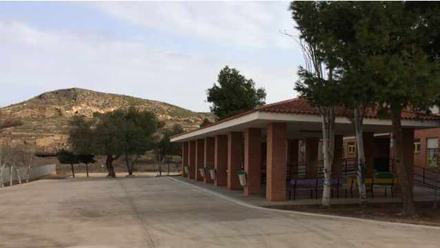 Portman Golf no responde a los requerimientos de la Comunidad Autónoma de sellado y confinamiento de los residuos radioactivos que hay cerca del IES Sierra Minera y del colegio de educación especial Enrique Viviente. Portman Golf no responde a los requerimientos de la Comunidad Autónoma de sellado y confinamiento de los residuos radioactivos que hay cerca del IES Sierra Minera y del colegio de educación especial Enrique Viviente.