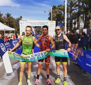 José Ginés Sempere, Juanpe García y Rubén Galiano coparon el podio de la cuarta edición del Duatlón Cross CTB-Ciudad de Elche. José Ginés Sempere, Juanpe García y Rubén Galiano coparon el podio de la cuarta edición del Duatlón Cross CTB-Ciudad de Elche.