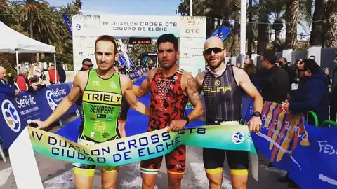 José Ginés Sempere, Juanpe García y Rubén Galiano coparon el podio de la cuarta edición del Duatlón Cross CTB-Ciudad de Elche. DUATLÓN