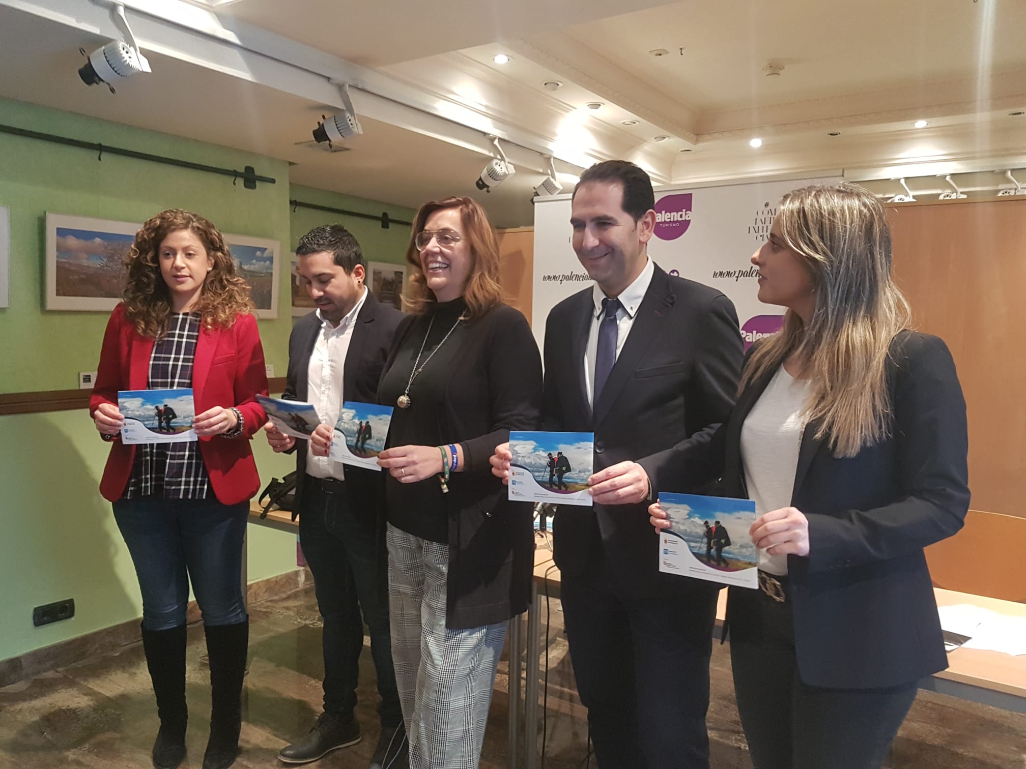 La presentación de la oferta, con la que acudirá Palencia Turismo a Intur, centra la actualidad de nuestro informativo con David Frechilla y Ana Herrero. También recogemos las declaraciones del concejal de Medio Ambiente al respecto de la justificación de la tala de 73 árboles en el Parque de los Jardinillos. La presentación de la oferta, con la que acudirá Palencia Turismo a Intur, centra la actualidad de nuestro informativo con David Frechilla y Ana Herrero. También recogemos las declaraciones del concejal de Medio Ambiente al respecto de la justificación de la tala de 73 árboles en el Parque de los Jardinillos.
