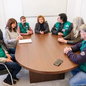 Instantes de una reunión entre ayuntamiento e Iguales en Acción Instantes de una reunión entre ayuntamiento e Iguales en Acción