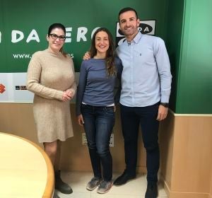 Jennifer García, presidenta de Emprén Dona; la apneísta ilicitana Isabel Sánchez Arán; y el periodista Monserrate Hernández en Onda Cero Elche. Jennifer García, presidenta de Emprén Dona; la apneísta ilicitana Isabel Sánchez Arán; y el periodista Monserrate Hernández en Onda Cero Elche.
