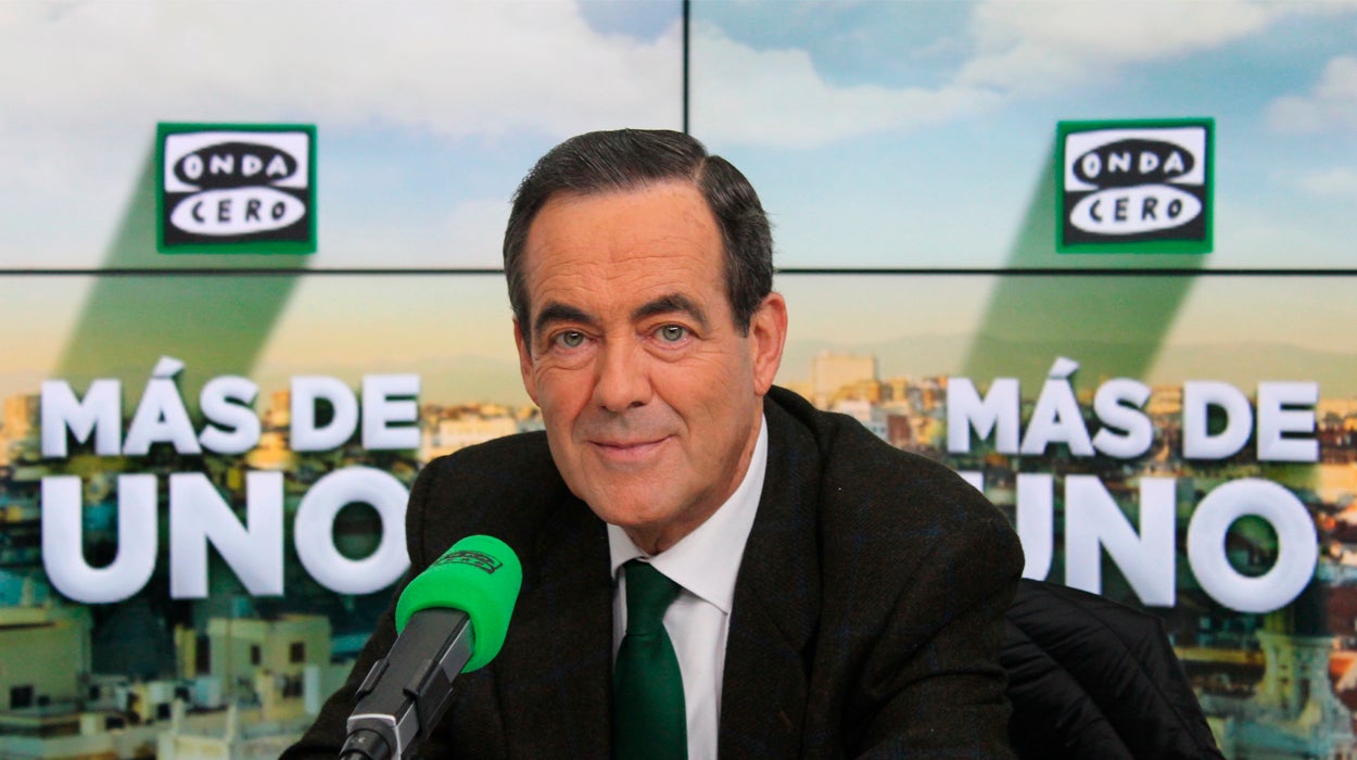 José Bono: "Tengo el convencimiento profundo y creo que Chaves, Griñán y Magdalena Álvarez son gente decente" José Bono: "Tengo el convencimiento profundo y creo que Chaves, Griñán y Magdalena Álvarez son gente decente"