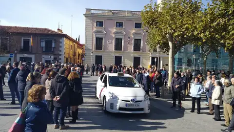 Concentración Plaza Cervantes taxistas Asesinato taxista en Alcalá de Henares
