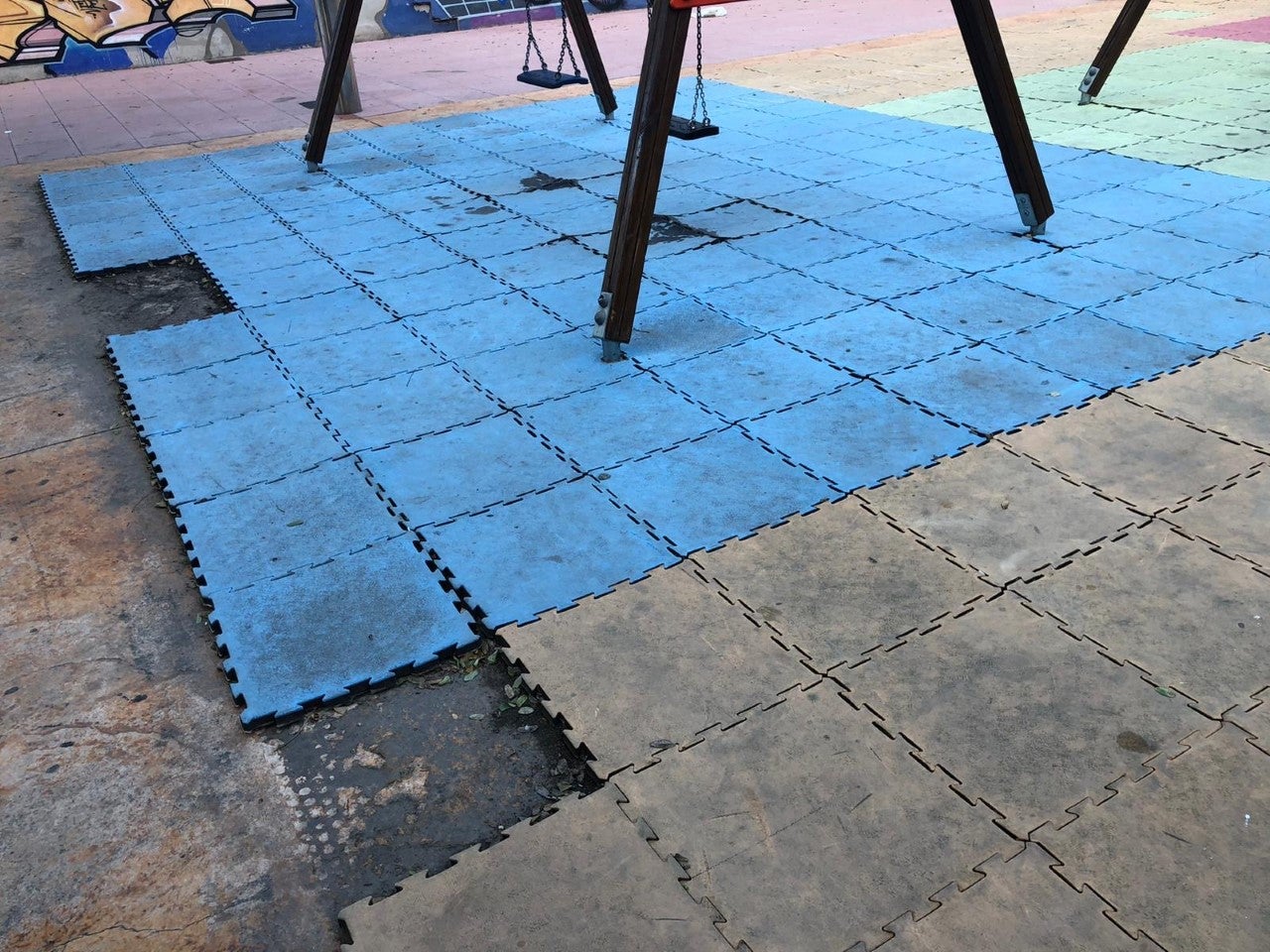 Cs Elche reclama acabar con las deficiencias de la zona de juegos infantiles entre la avenida Pedro Juan Perpiñán y la calle Fernanda Santa María Cs Elche reclama acabar con las deficiencias de la zona de juegos infantiles entre la avenida Pedro Juan Perpiñán y la calle Fernanda Santa María