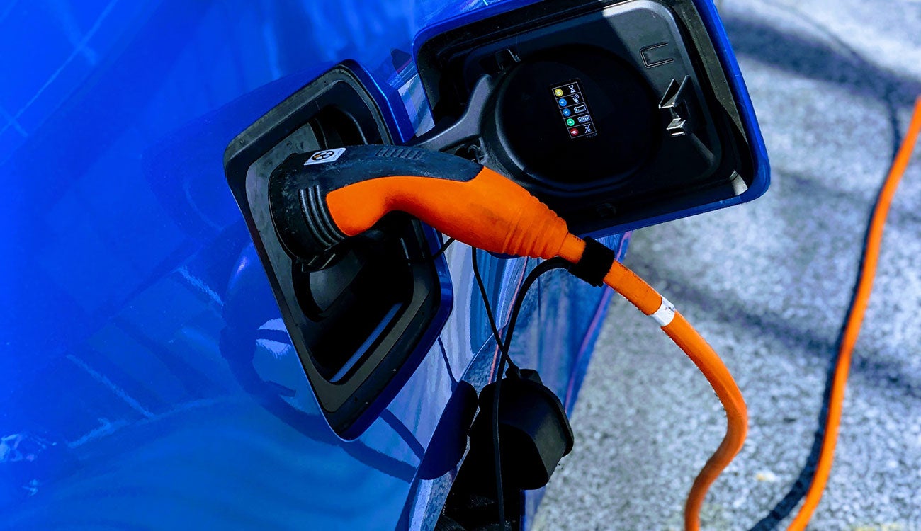 Minuto económico: ¿Qué tiene que ver la Cumbre del Clima con los coches eléctricos? Minuto económico: ¿Qué tiene que ver la Cumbre del Clima con los coches eléctricos?