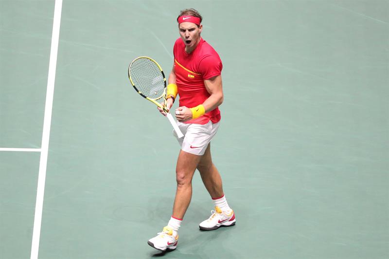 Rafa Nadal vence a Kachanov y fuerza el doble para decidir el punto ante Rusia Rafa Nadal vence a Kachanov y fuerza el doble para decidir el punto ante Rusia