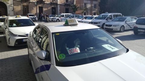 Asesinado un taxista complutense en la Plaza Luis de Antezana