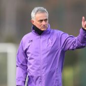 Jose Mourinho toma los mandos del Tottenham Hotspur. 