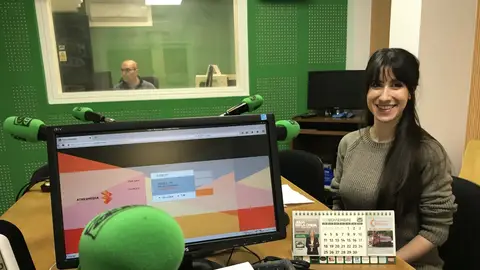 Esther Puente en los estudios de Onda Cero Ourense Esther Puente en los estudios de Onda Cero Ourense