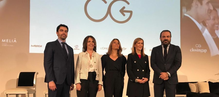 Responsables de Meliá y del clúster "ClosinGap" en la presentación del informe sobre brecha salarial en el turismo de negocios Responsables de Meliá y del clúster "ClosinGap" en la presentación del informe sobre brecha salarial en el turismo de negocios