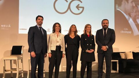 Responsables de Meli&aacute; y del cl&uacute;ster "ClosinGap" en la presentaci&oacute;n del informe sobre brecha salarial en el turismo de negocios