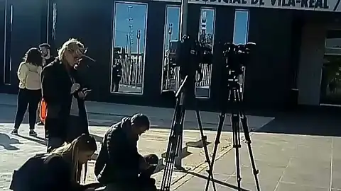 L´Alcalde i la regidora de Seguretat Ciutadana han declarat aquest matí en els jutjats de Vila-real per la querella interposada perr un grup de veïns del carrer Pare Molina. L´Alcalde, José Benlloch i la Coordinadora d´alcaldia, Silvia Gómez han declarat hui en els jutjats de Vila-real per la querella interposada per uns veïns del carrer de les tasques.