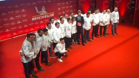Los ganadores de la Estrella Michelín, entre ellos, Javier Aranda del Restaurante Retama Los ganadores de la Estrella Michelín, entre ellos, Javier Aranda del Restaurante Retama