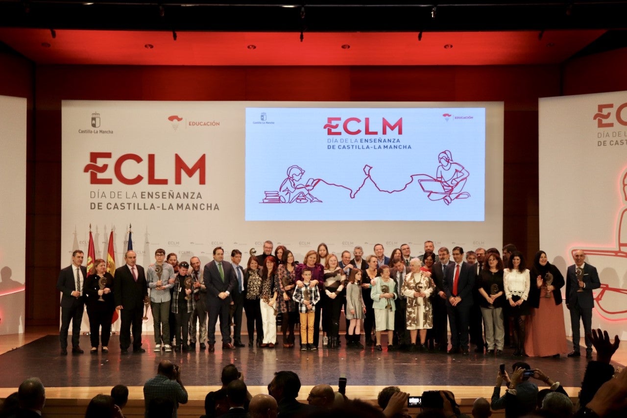 La Junta ofertará 716 plazas para profesores y bajará las ratios en Primaria La Junta ofertará 716 plazas para profesores y bajará las ratios en Primaria