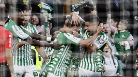 Sergio Canales, gol Valencia. Sergio Canales, gol Valencia.