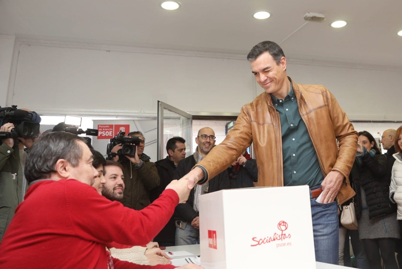 Las preguntas de Amón: "¿Cómo iba a decir que no la militancia socialista a un gobierno progresista?" Las preguntas de Amón: "¿Cómo iba a decir que no la militancia socialista a un gobierno progresista?"