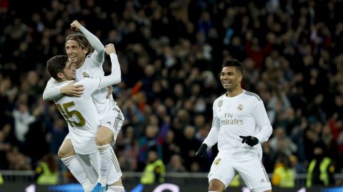 Valverde celebra su gol con Luka Modric. 