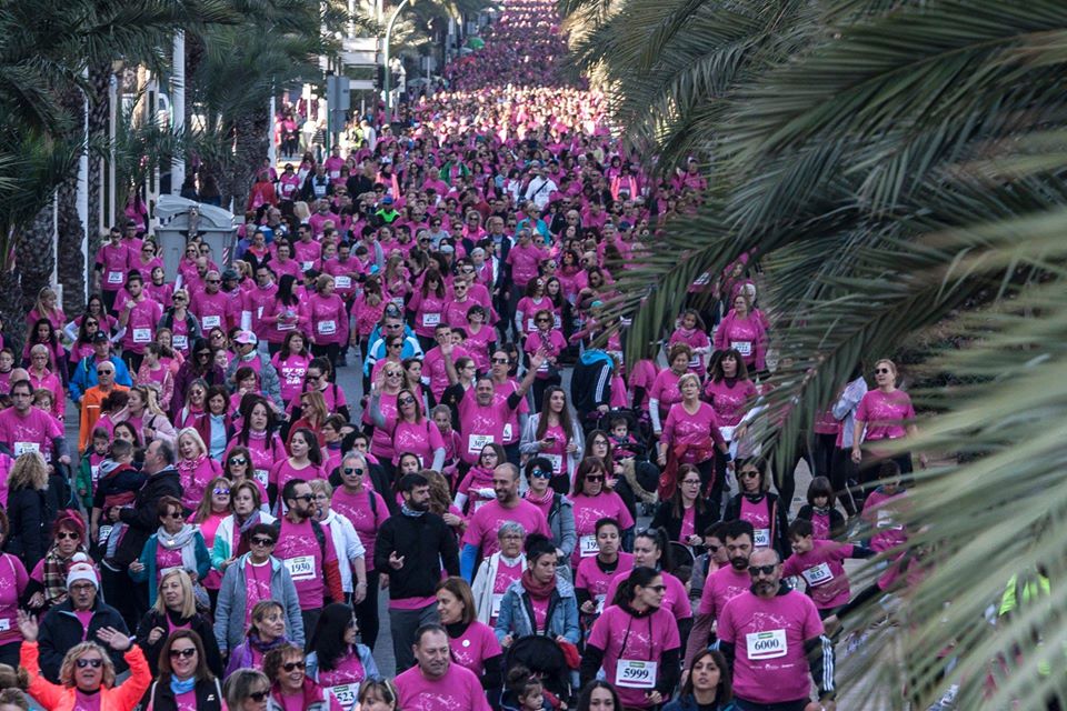 AMACMEC llena Elche este domingo de solidaridad y color rosa para mantener presente el cáncer de mama AMACMEC llena Elche este domingo de solidaridad y color rosa para mantener presente el cáncer de mama