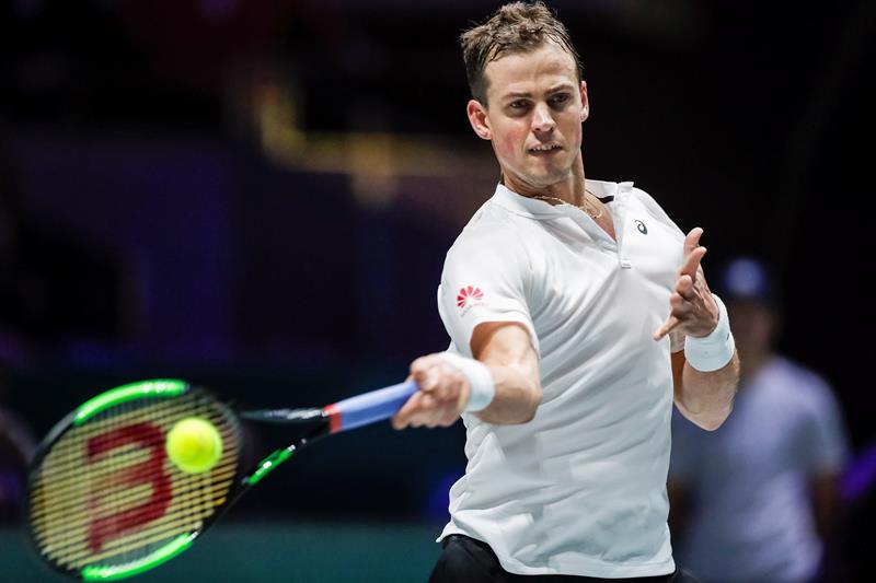 Canadá supera a Rusia y se convierte en el primer finalista de la Copa Davis Canadá supera a Rusia y se convierte en el primer finalista de la Copa Davis