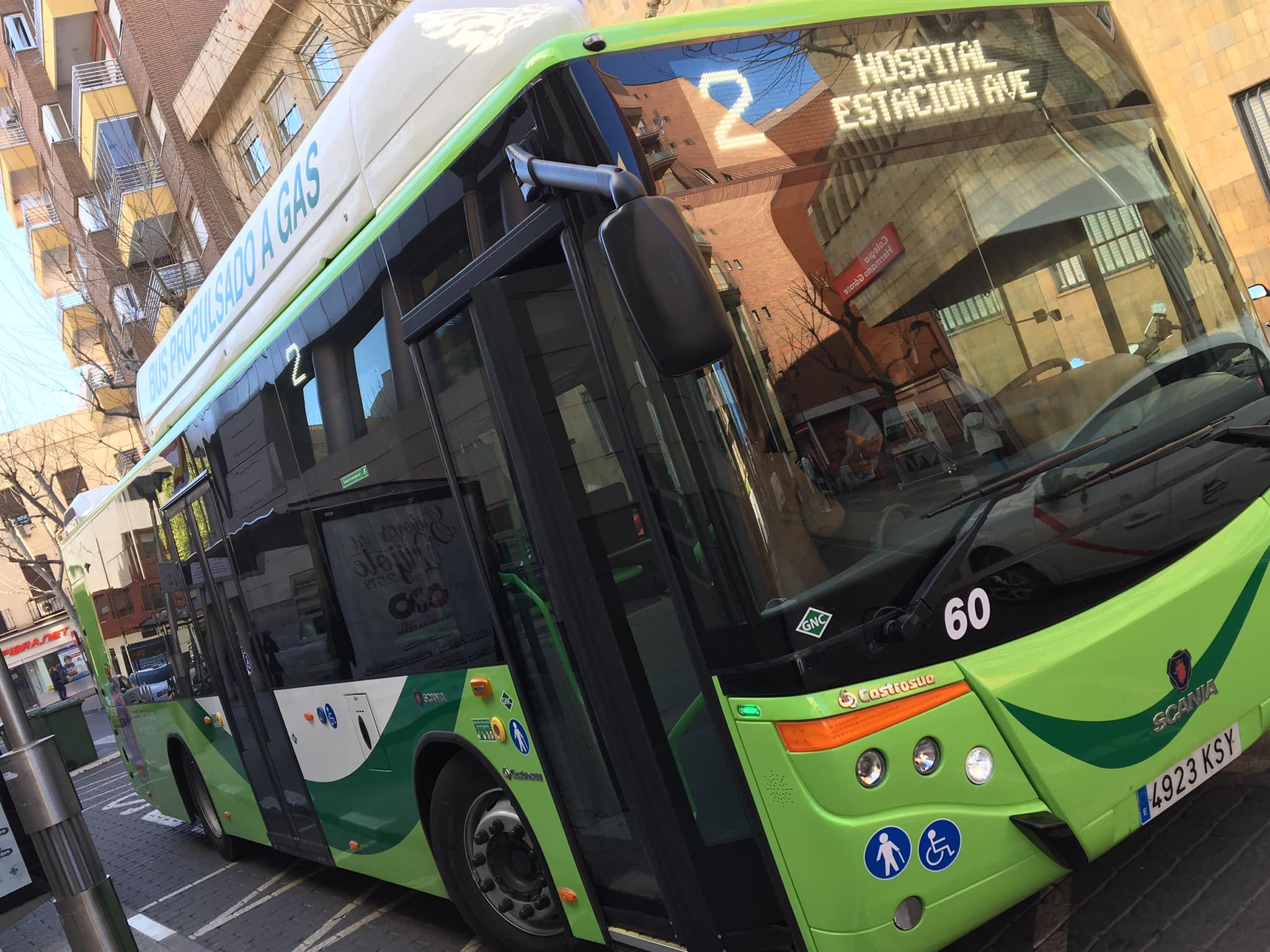 El Ayuntamiento de Elche elimina el pago en metálico en el bus urbano El Ayuntamiento de Elche elimina el pago en metálico en el bus urbano
