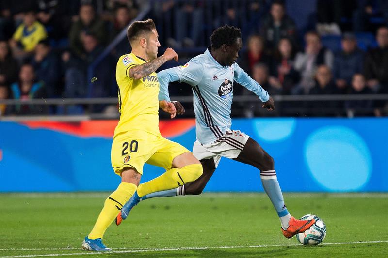 El Celta comunica a Smolov y Sisto que deben regresar a Vigo El Celta comunica a Smolov y Sisto que deben regresar a Vigo