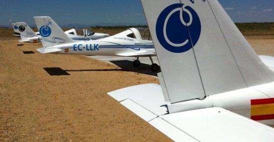 Dos muertos tras la caída y posterior incendio de una avioneta en el aeródromo de Casarrubios del Monte, Toledo Dos muertos tras la caída y posterior incendio de una avioneta en el aeródromo de Casarrubios del Monte, Toledo