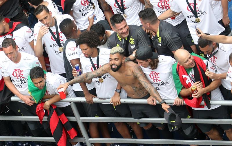 El Flamengo gana la liga brasileña, su segundo título en 24 horas El Flamengo gana la liga brasileña, su segundo título en 24 horas