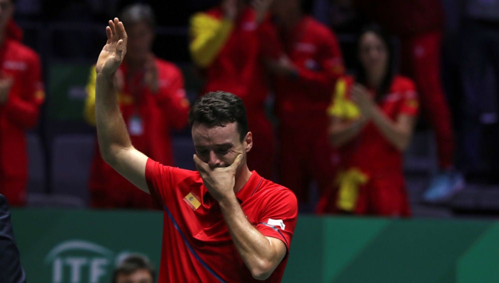 La emoción de Roberto Bautista tras dar el primer punto de la final tres días después de la muerte de su padre La emoción de Roberto Bautista tras dar el primer punto de la final tres días después de la muerte de su padre