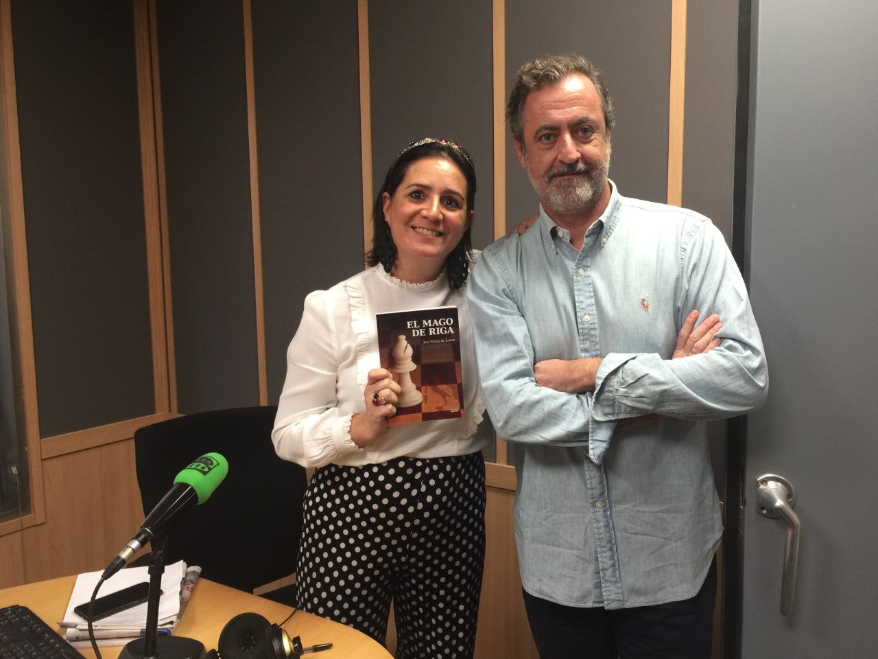 El periodista y escritor José María de Loma nos presenta su novela "El mago de Riga" El periodista y escritor José María de Loma nos presenta su novela "El mago de Riga"