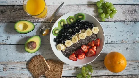 ¿Es bueno quitar los carbohidratos para bajar de peso? se asocia con un aumento de peso más lento a largo plazo ¿Es bueno quitar los carbohidratos para bajar de peso? se asocia con un aumento de peso más lento a largo plazo