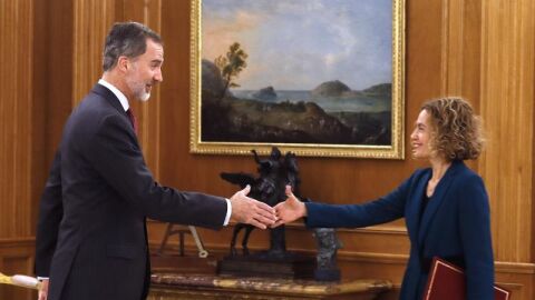 El rey Felipe VI y Meritxell Batet