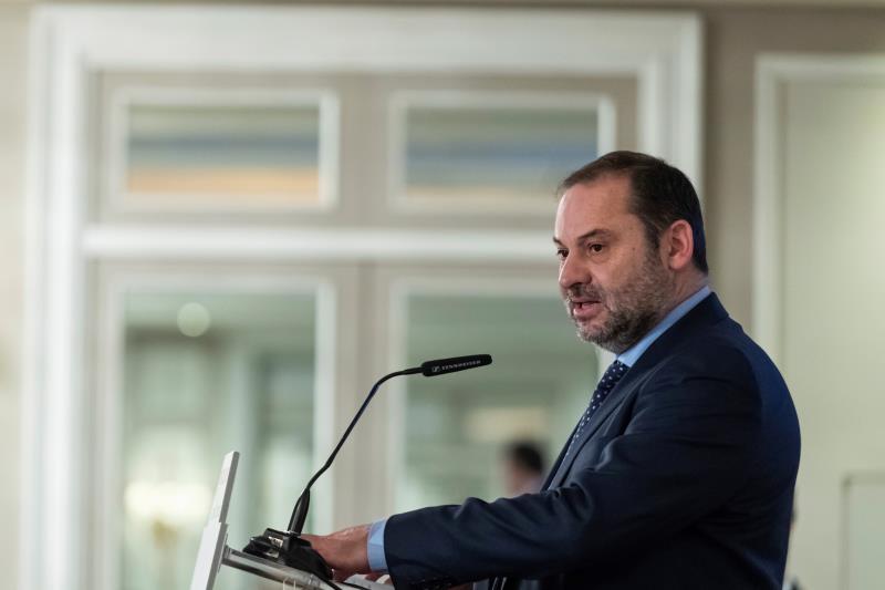 Ábalos asegura que ERC no conocía el informe de la Abogacía y evita hacer "vaticinios" sobre la fecha de la investidura Ábalos asegura que ERC no conocía el informe de la Abogacía y evita hacer "vaticinios" sobre la fecha de la investidura