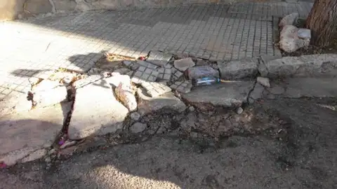 Uno de los desperfectos en pavimientos en Playa de Palma que denuncian los hoteleros. Uno de los desperfectos en pavimientos en Playa de Palma que denuncian los hoteleros.