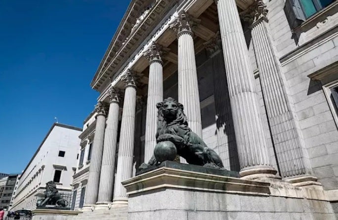 El 73% de los ciudadanos rechaza que la Constitución reconozca a España como "Estado plurinacional" El 73% de los ciudadanos rechaza que la Constitución reconozca a España como "Estado plurinacional"