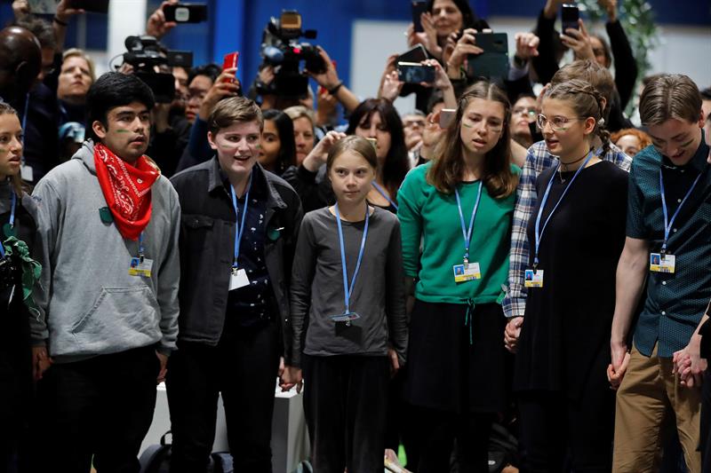 Greta Thunberg llega a la Cumbre del Clima en Madrid tras un viaje en tren de 10 horas desde Lisboa Greta Thunberg llega a la Cumbre del Clima en Madrid tras un viaje en tren de 10 horas desde Lisboa