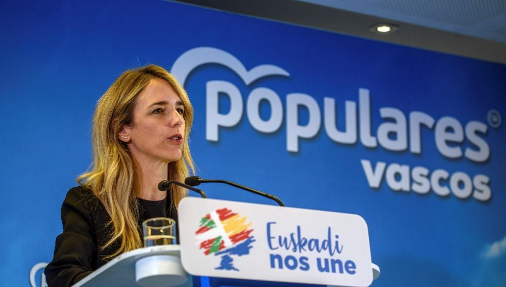 Abuchean a Cayetana Álvarez de Toledo en Bilbao por el Día de la Constitución