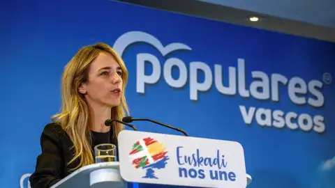 Abuchean a Cayetana Álvarez de Toledo en Bilbao por el Día de la Constitución Abuchean a Cayetana Álvarez de Toledo en Bilbao por el Día de la Constitución