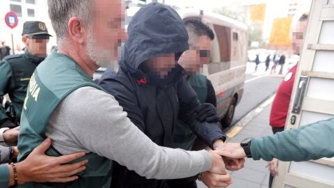 El sospechoso de la muerte de Marta Calvo, a su llegada al juzgado