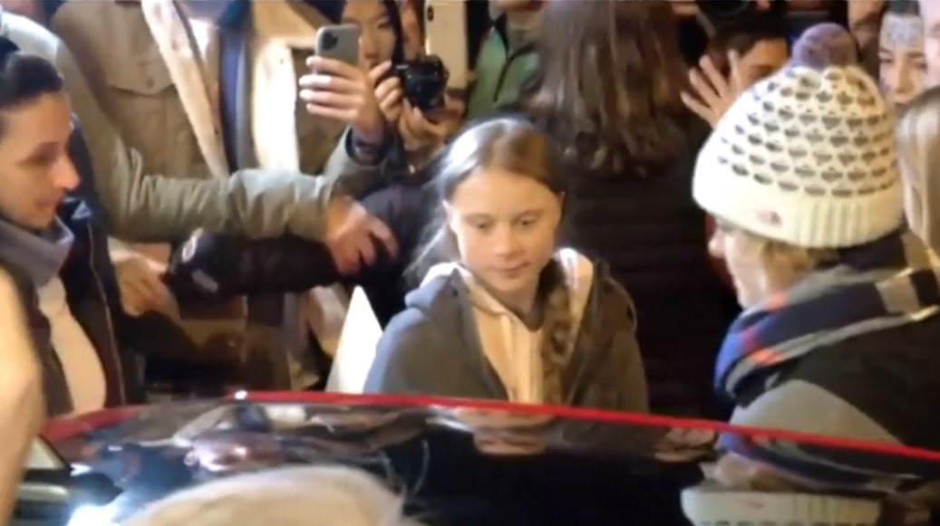Greta Thunberg abandona la Marcha por el Clima para reaparecer al cierre de la manifestación Greta Thunberg abandona la Marcha por el Clima para reaparecer al cierre de la manifestación