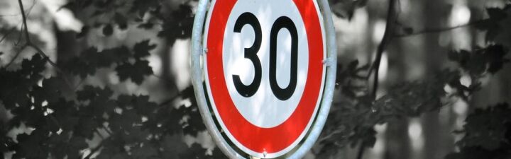 ¿Estás a favor, o en contra de limitar la velocidad de las grandes ciudades a 30km/hora?