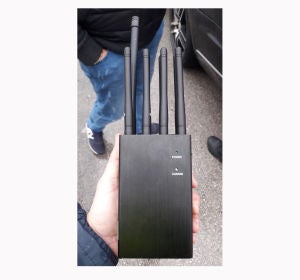 Inhibidor de frecuencias incautado a un conductor en Elche. Inhibidor de frecuencias incautado a un conductor en Elche.