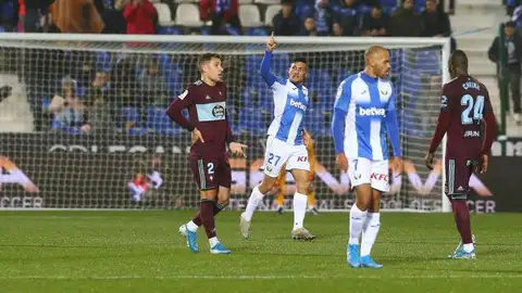 El delantero del Leganés Óscar Rodríguez (c) celebra tras marcar un gol ante el Celta de Vigo El delantero del Leganés Óscar Rodríguez (c) celebra tras marcar un gol ante el Celta de Vigo