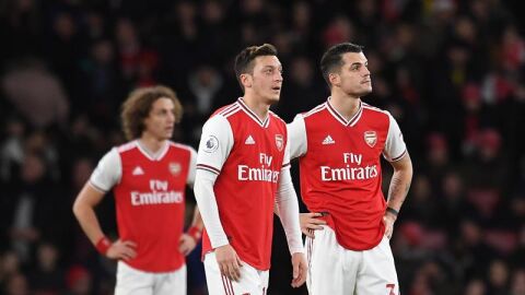 David Luiz, Ozil y Xhatna, con el Arsenal. 