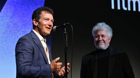 Antonio Banderas y Pedro Almod&oacute;var