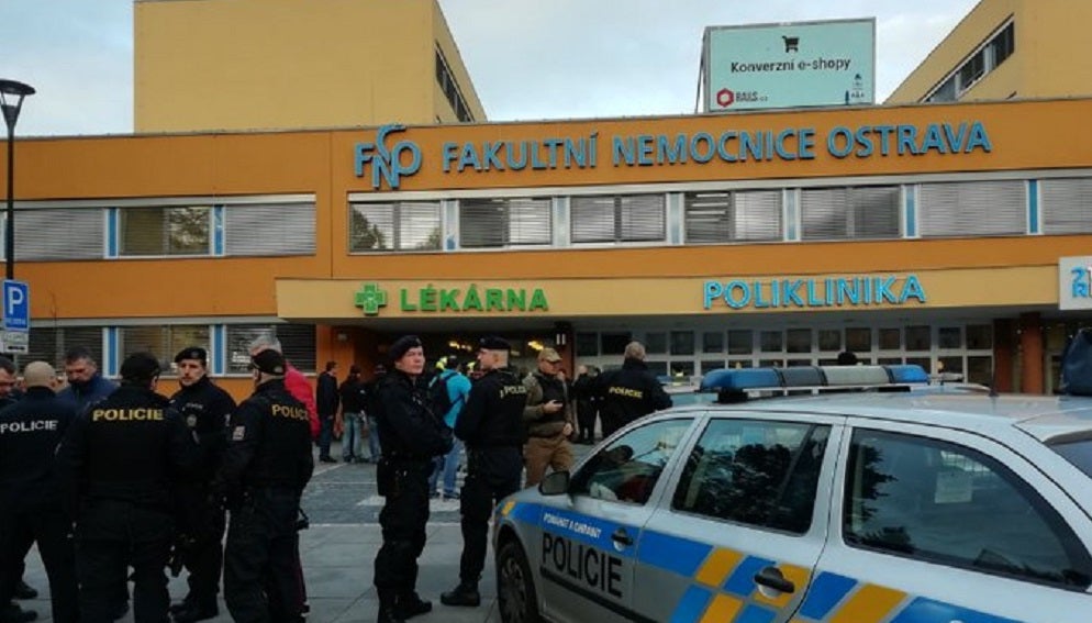 Al menos seis muertos en un tiroteo en un hospital de República Checa Al menos seis muertos en un tiroteo en un hospital de República Checa
