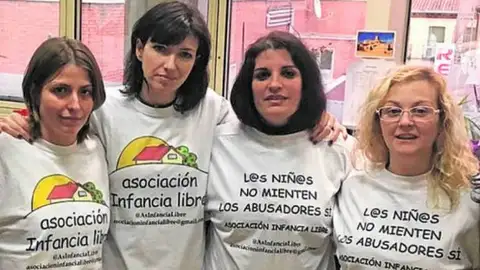 Devuelven la custodia de su hija a la vicepresidenta de Infancia Libre Devuelven la custodia de su hija a la vicepresidenta de Infancia Libre